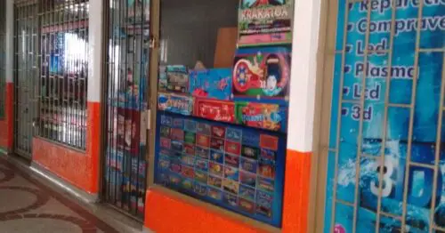 TIENDA DE JUEGOS TIENDA DE JUEGOS